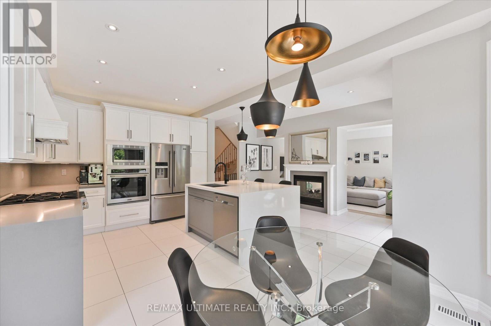 947 Brass Winds Place, Mississauga, Ontario  L5W 1T1 - Photo 15 - W12310694