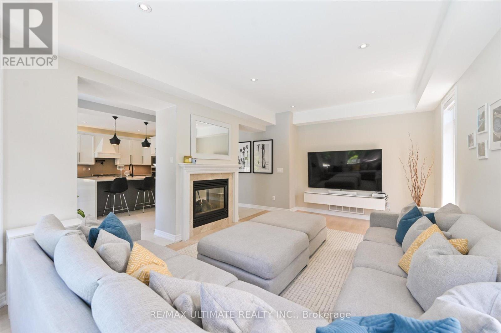 947 Brass Winds Place, Mississauga, Ontario  L5W 1T1 - Photo 18 - W12310694