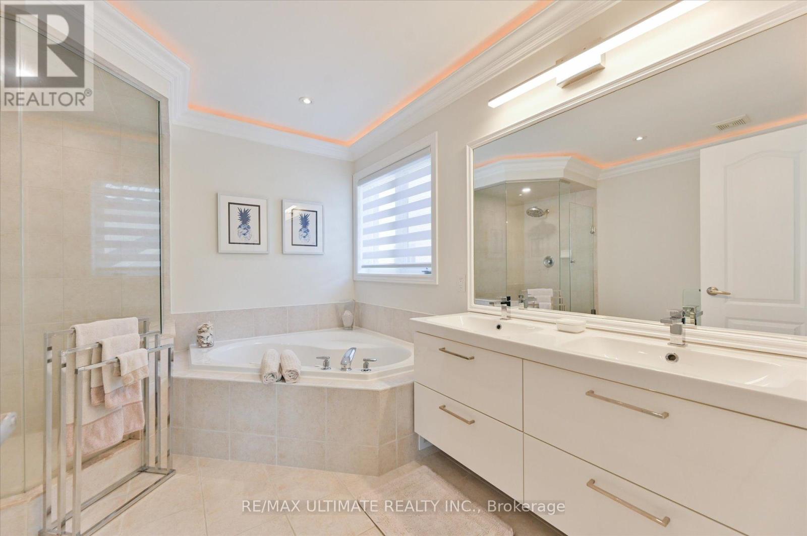 947 Brass Winds Place, Mississauga, Ontario  L5W 1T1 - Photo 26 - W12310694