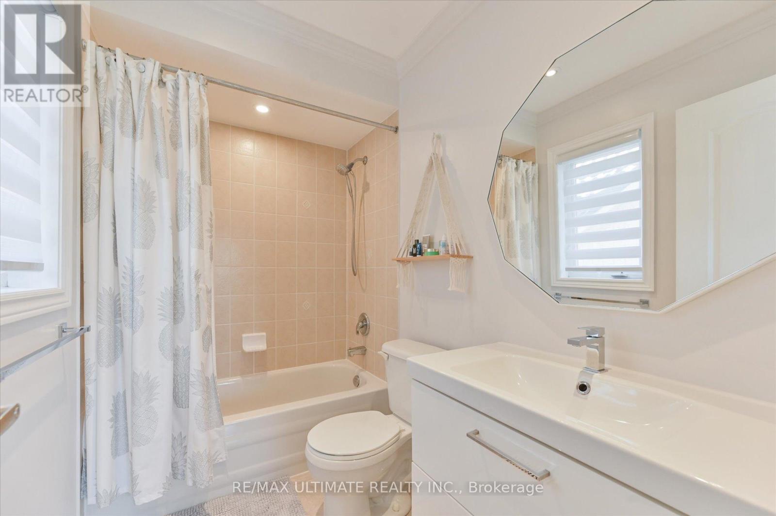 947 Brass Winds Place, Mississauga, Ontario  L5W 1T1 - Photo 29 - W12310694