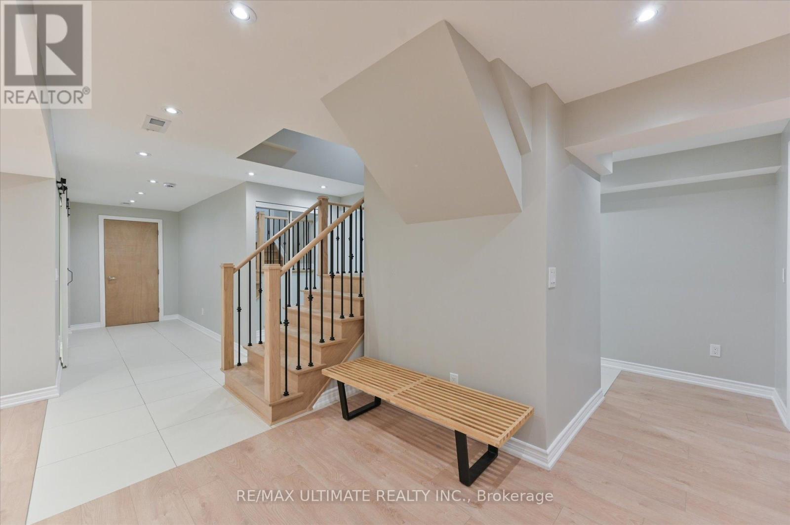 947 Brass Winds Place, Mississauga, Ontario  L5W 1T1 - Photo 35 - W12310694