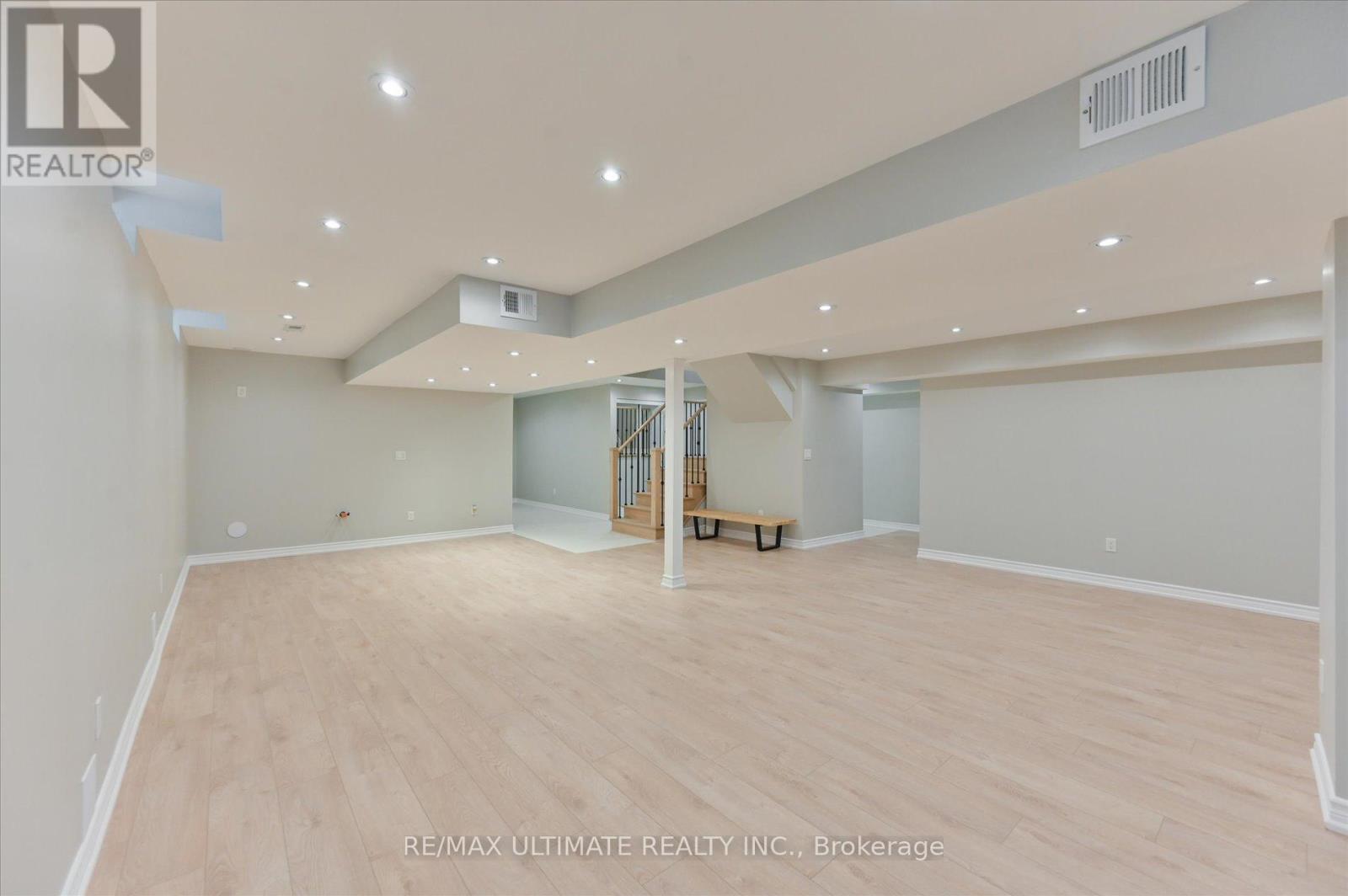 947 Brass Winds Place, Mississauga, Ontario  L5W 1T1 - Photo 37 - W12310694