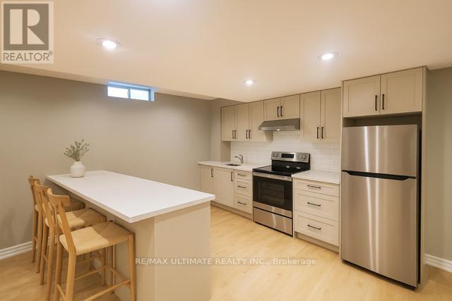 947 Brass Winds Place, Mississauga, Ontario  L5W 1T1 - Photo 39 - W12310694