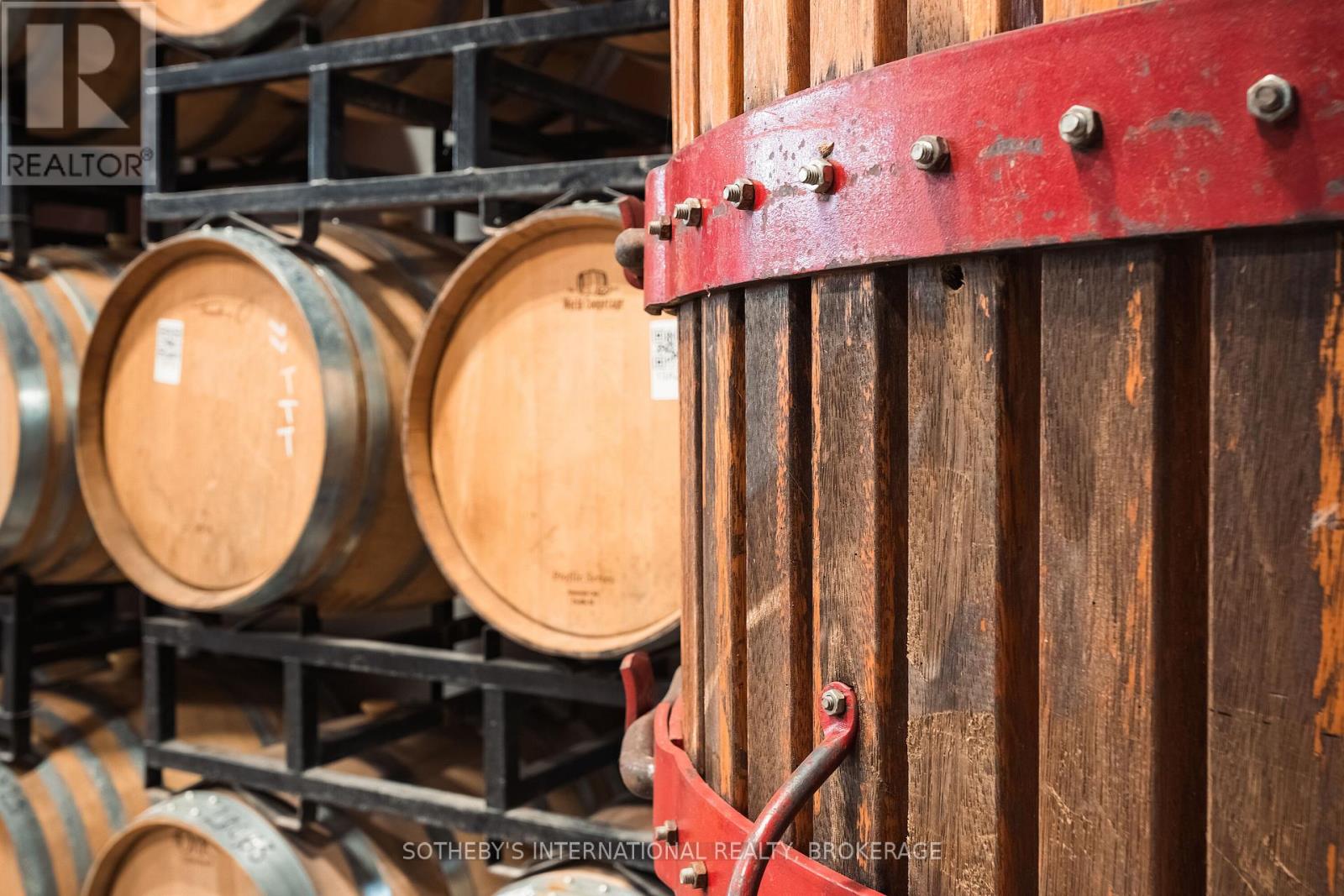 1339 Lakeshore Road, Niagara-On-The-Lake, Ontario  L0S 1J0 - Photo 25 - X12310787