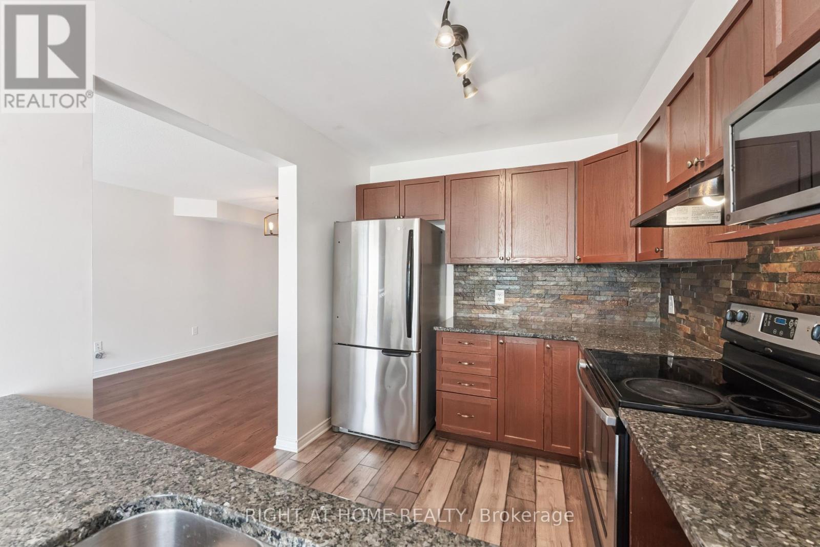 142 Lokoya Street, Ottawa, Ontario  K2S 0J4 - Photo 7 - X12301998