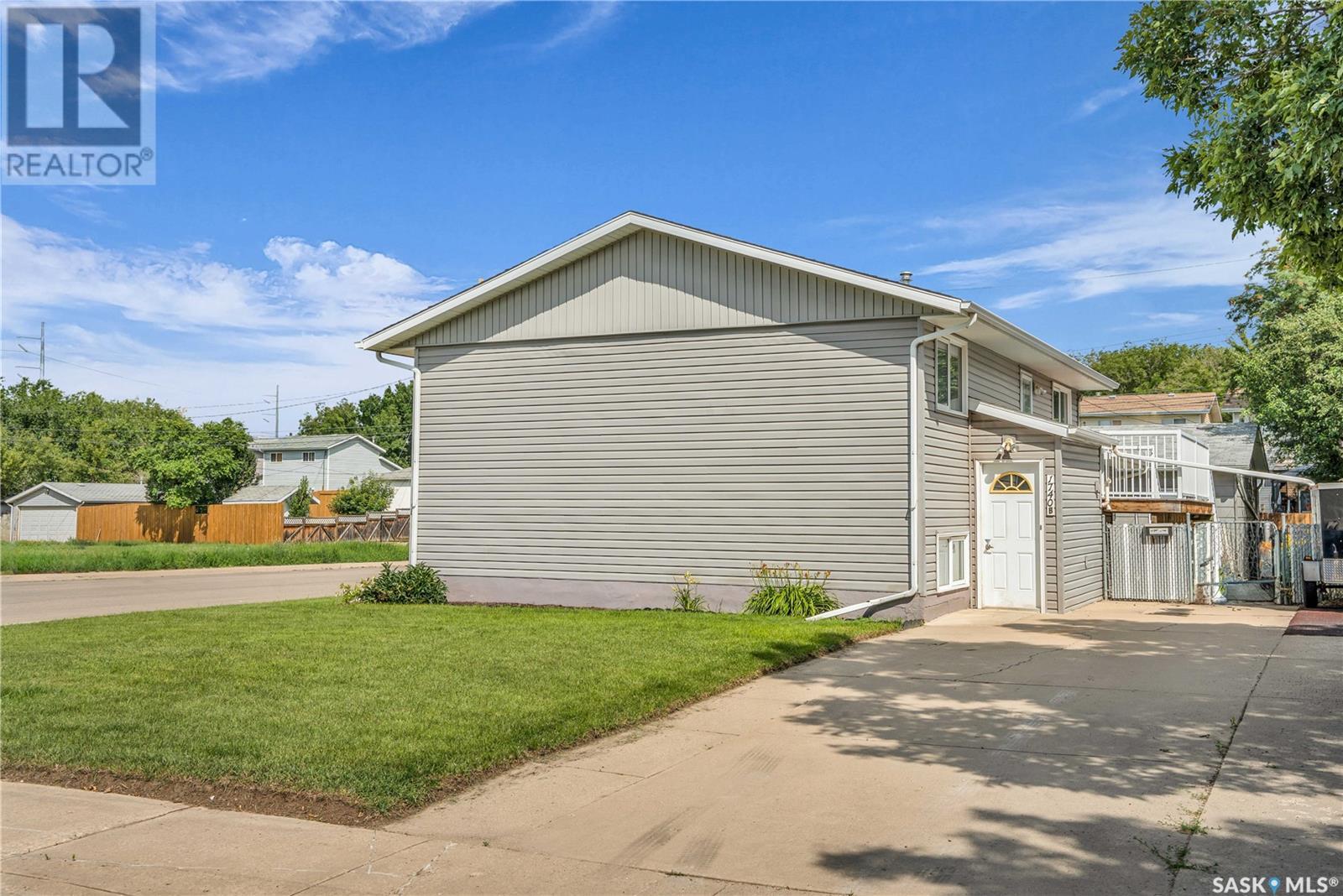 Property at 1740 G AVENUE N image 4