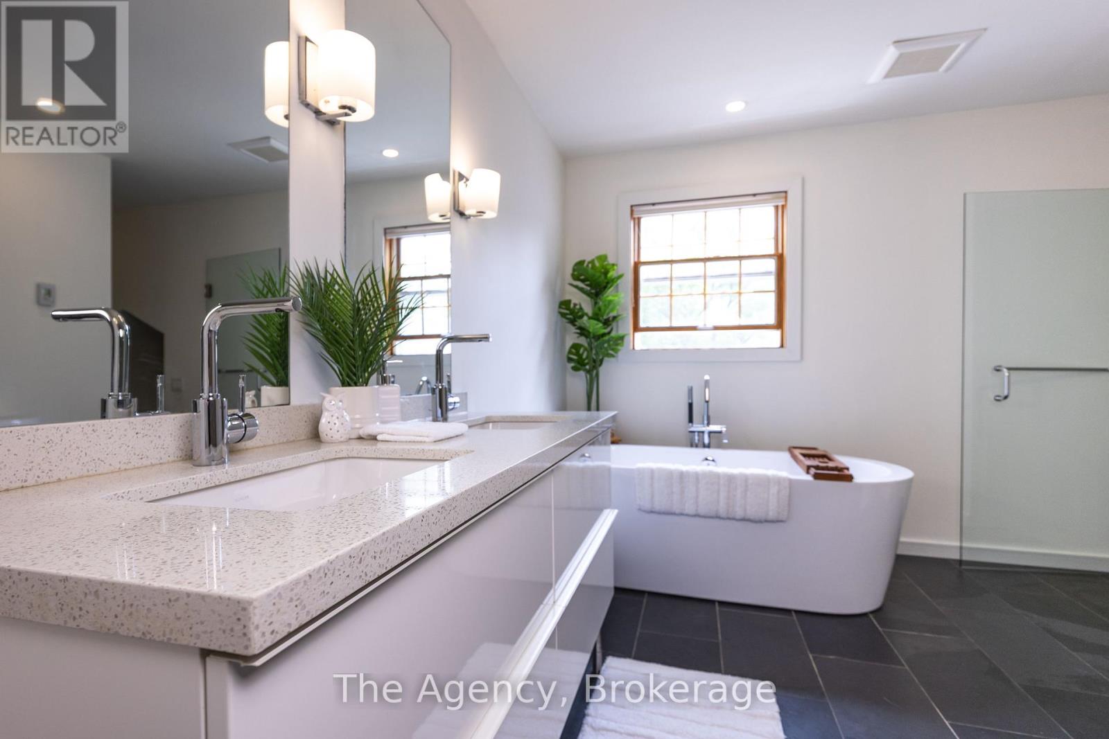 1411 Cedar Lane, Bracebridge, Ontario  P1L 1W9 - Photo 12 - X12224005