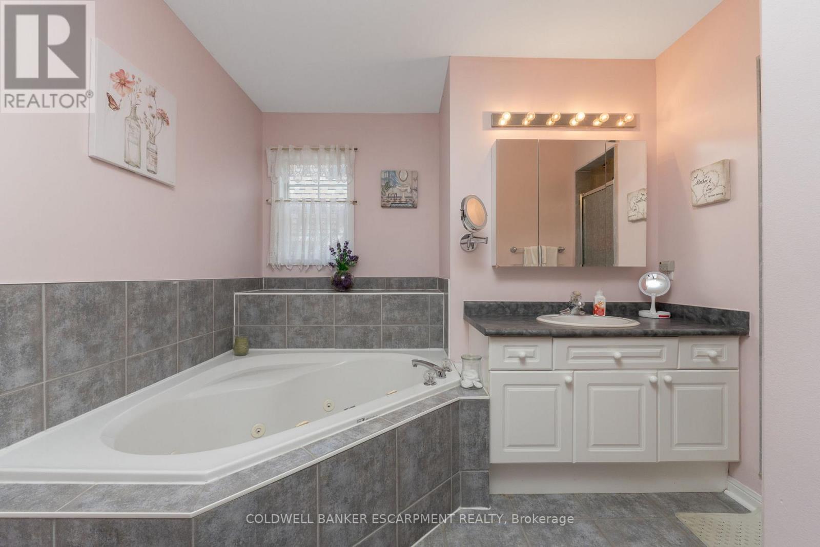 593 Caverhill Crescent, Milton (Cl Clarke), Ontario  L9T 5K1 - Photo 25 - W12137870