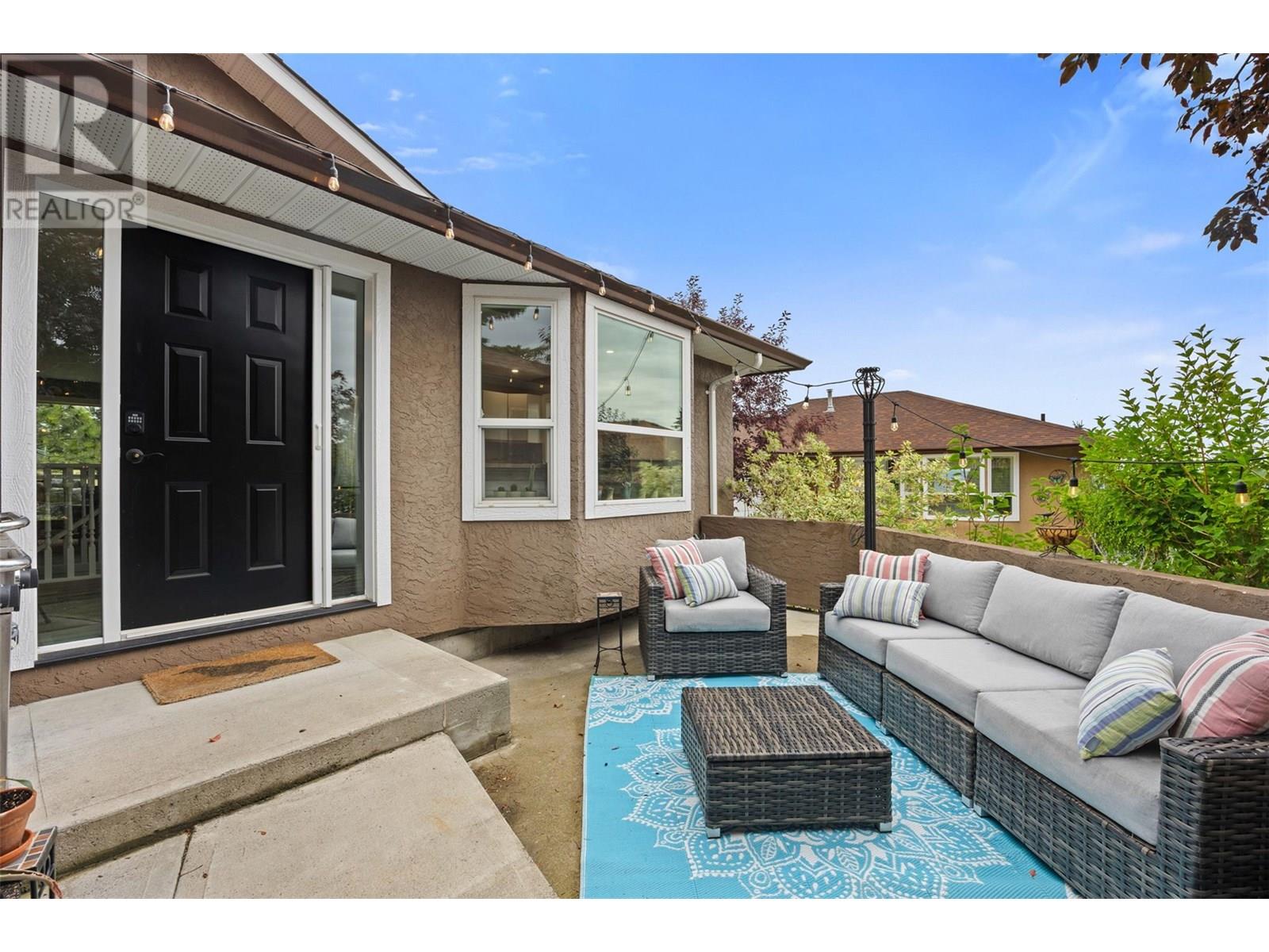 Property at 2020 VAN HORNE Drive Unit# 7 image 2