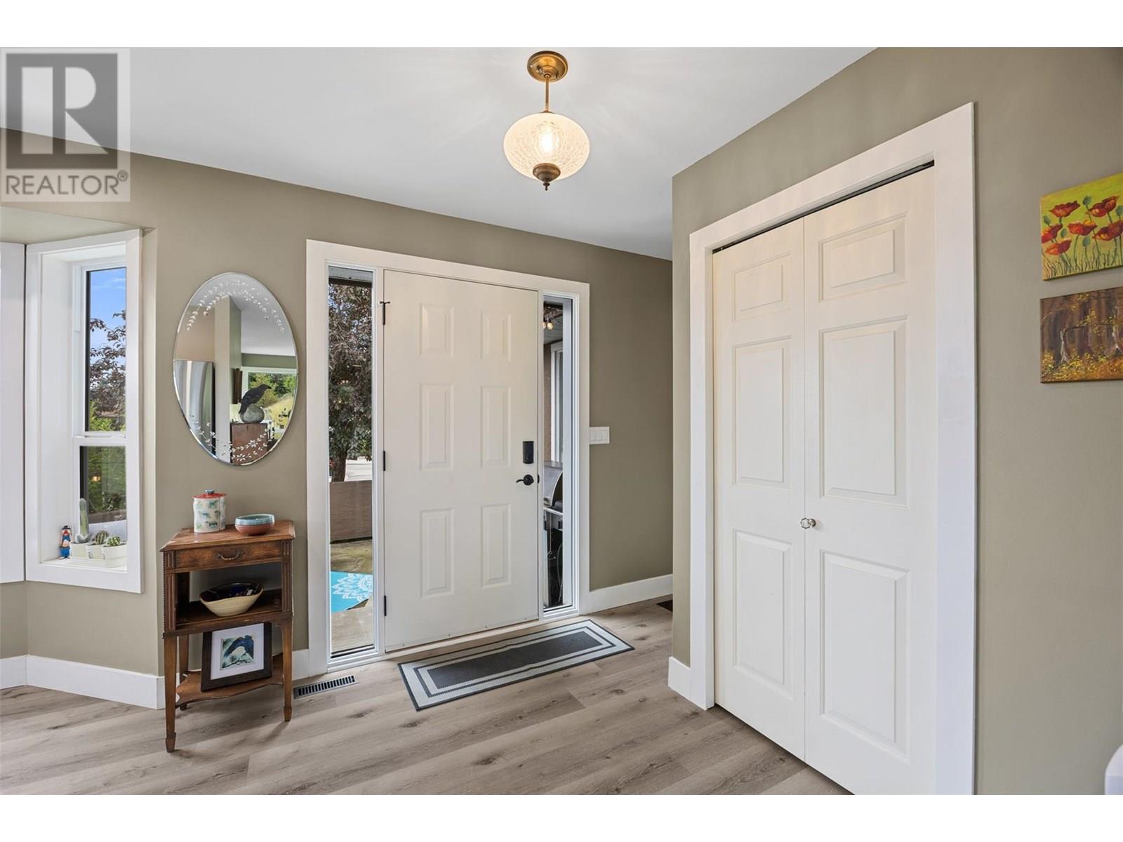 Property at 2020 VAN HORNE Drive Unit# 7 image 3