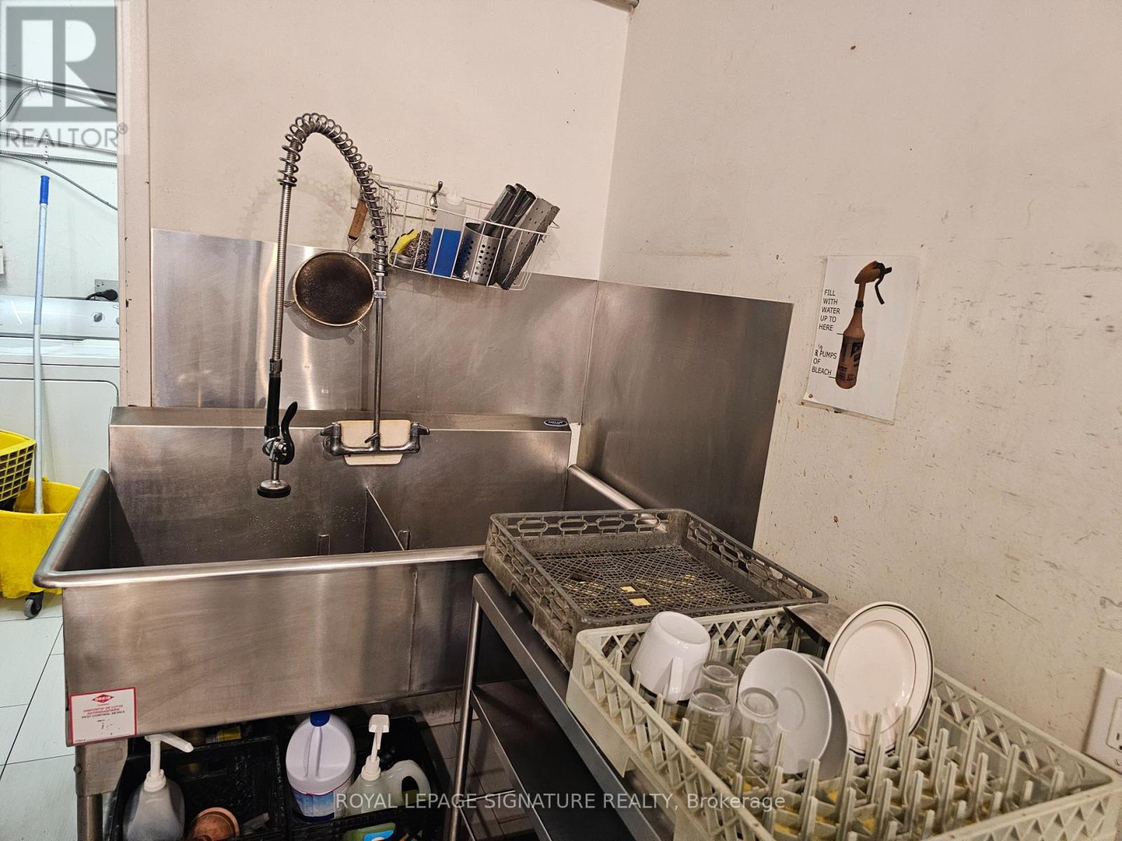 787 King Street W, Toronto (Niagara), Ontario  M5V 1N4 - Photo 16 - C12310749