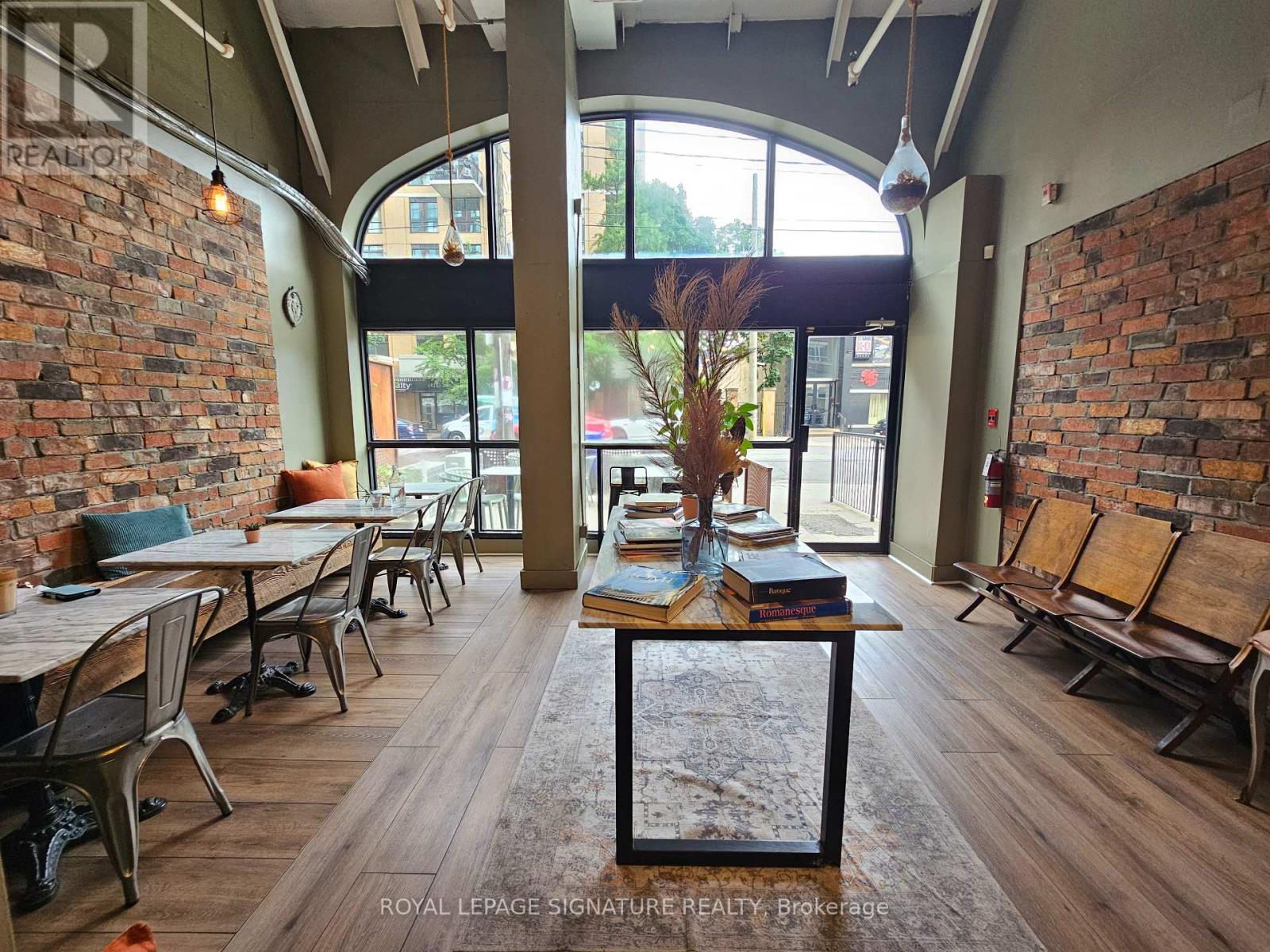 787 King Street W, Toronto (Niagara), Ontario  M5V 1N4 - Photo 5 - C12310749