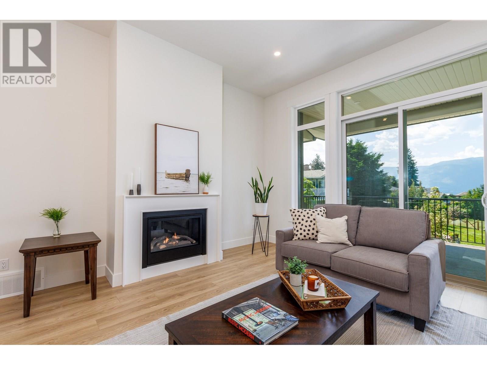 Property at 111 20 Street SE image 5