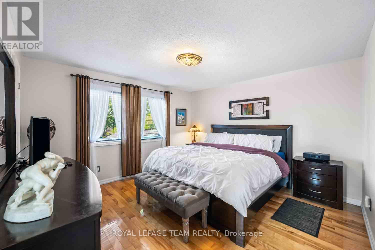 172 Southport Drive, Ottawa, Ontario  K1T 3P4 - Photo 22 - X12310871