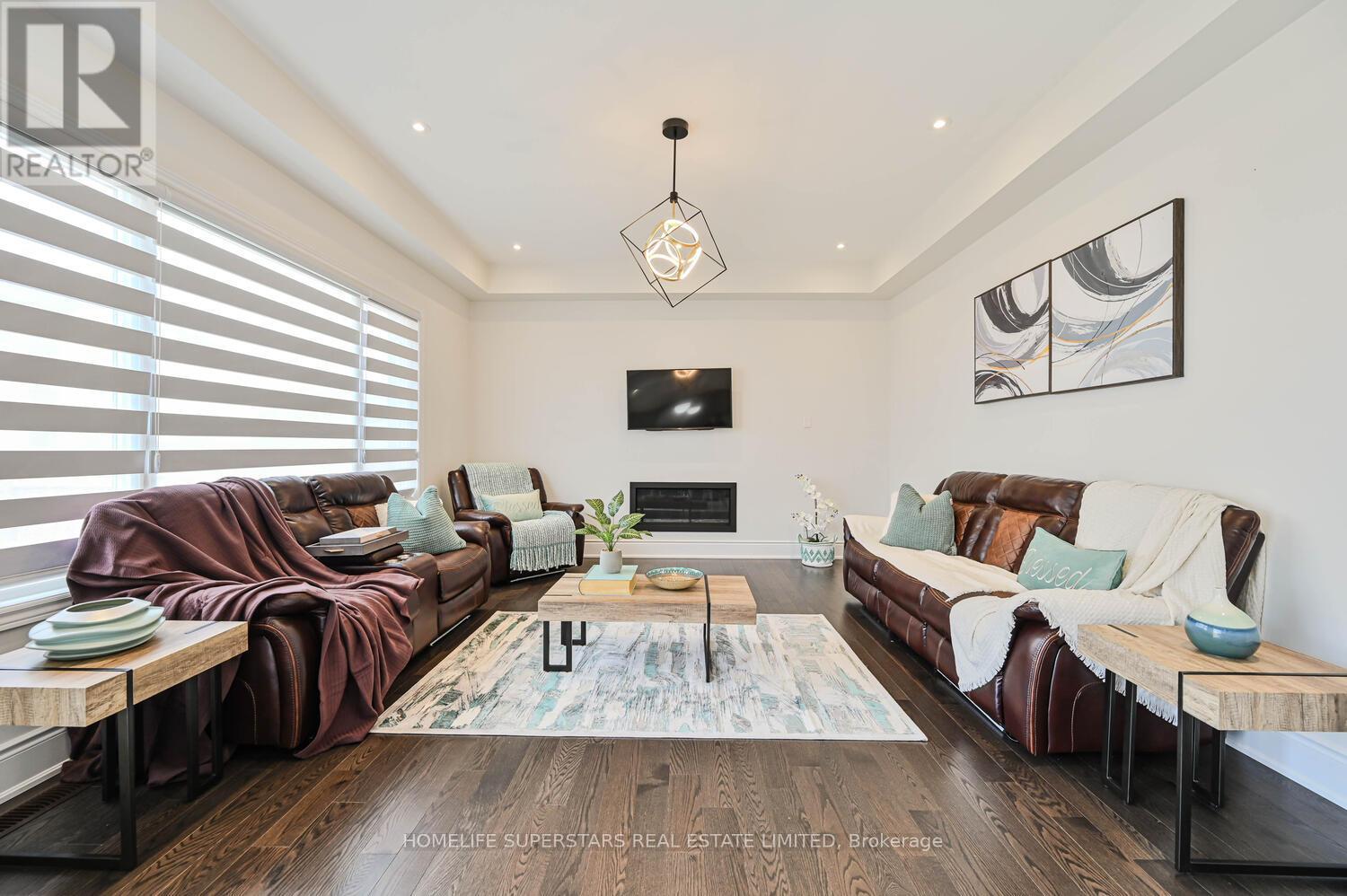 56 Arthur Griffin Crescent, Caledon, Ontario  L7C 4E9 - Photo 7 - W12310728