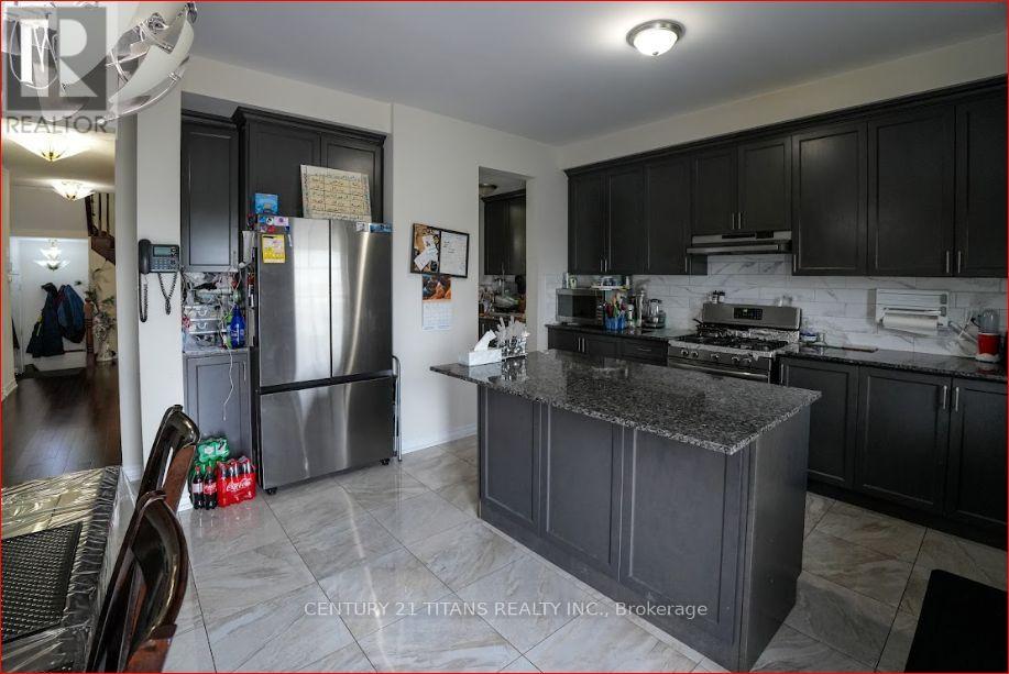 42 Lola Crescent, Brampton, Ontario  L7A 4J8 - Photo 14 - W12310781