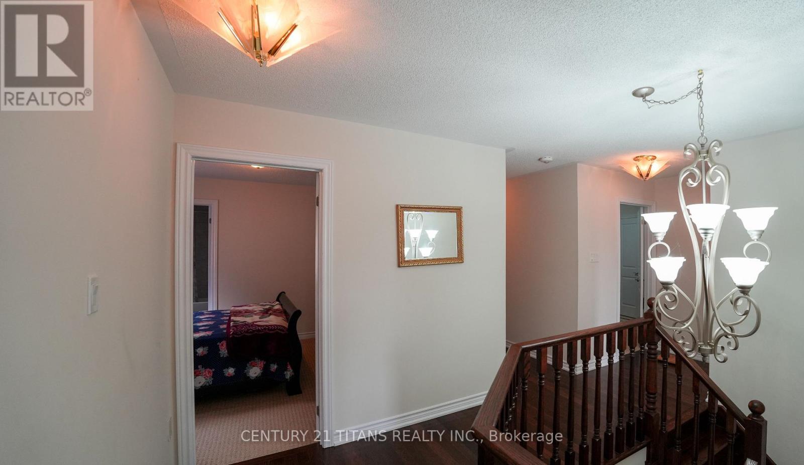 42 Lola Crescent, Brampton, Ontario  L7A 4J8 - Photo 15 - W12310781