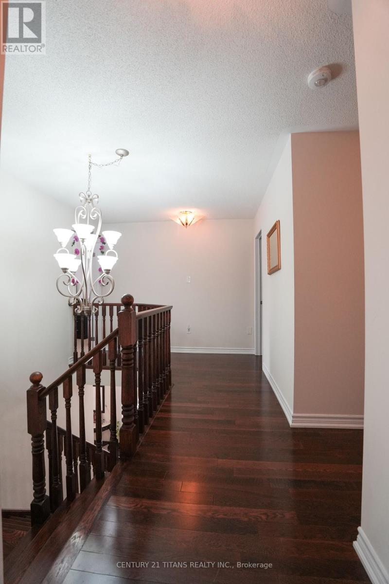 42 Lola Crescent, Brampton, Ontario  L7A 4J8 - Photo 23 - W12310781