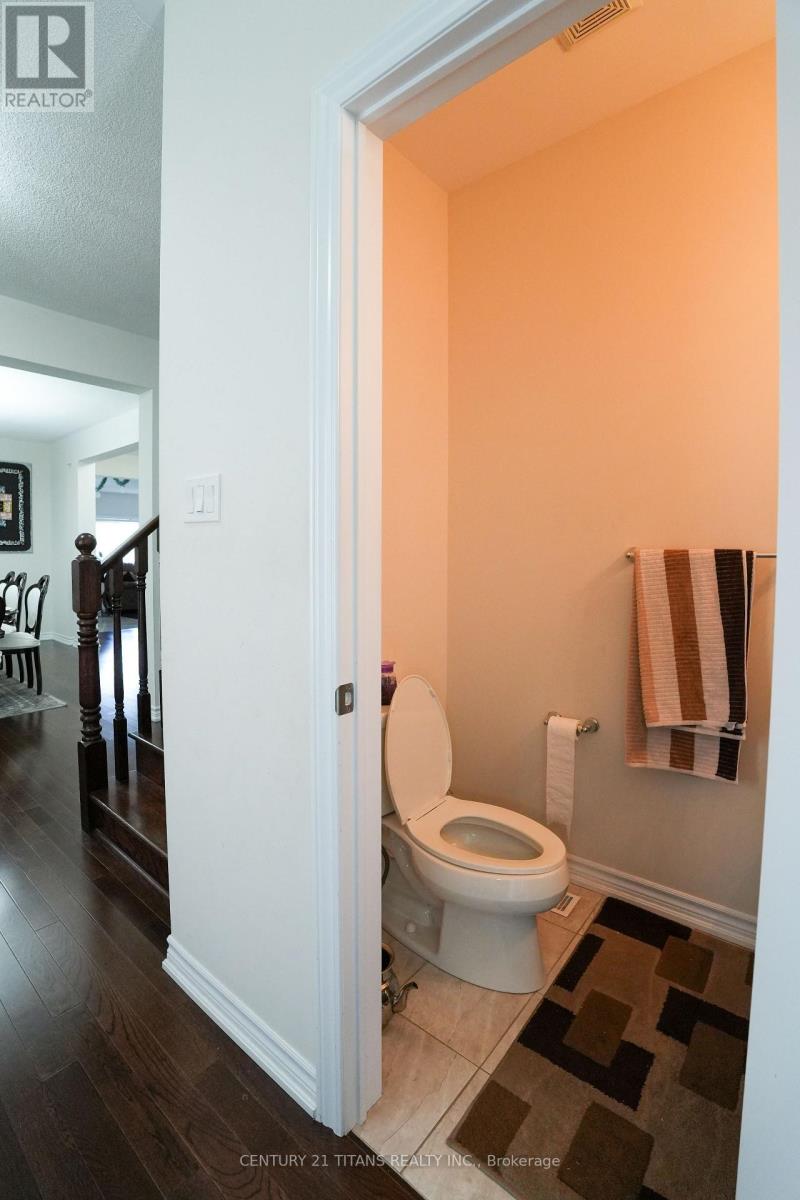 42 Lola Crescent, Brampton, Ontario  L7A 4J8 - Photo 31 - W12310781