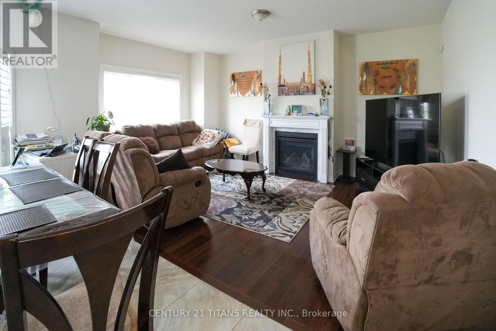 42 Lola Crescent, Brampton, Ontario  L7A 4J8 - Photo 6 - W12310781