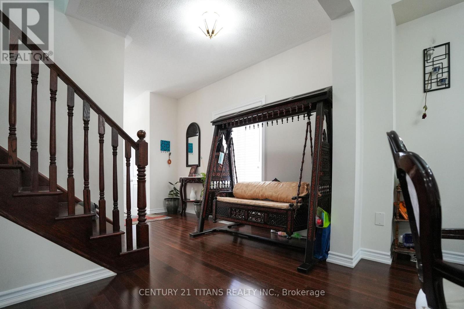 42 Lola Crescent, Brampton, Ontario  L7A 4J8 - Photo 7 - W12310781