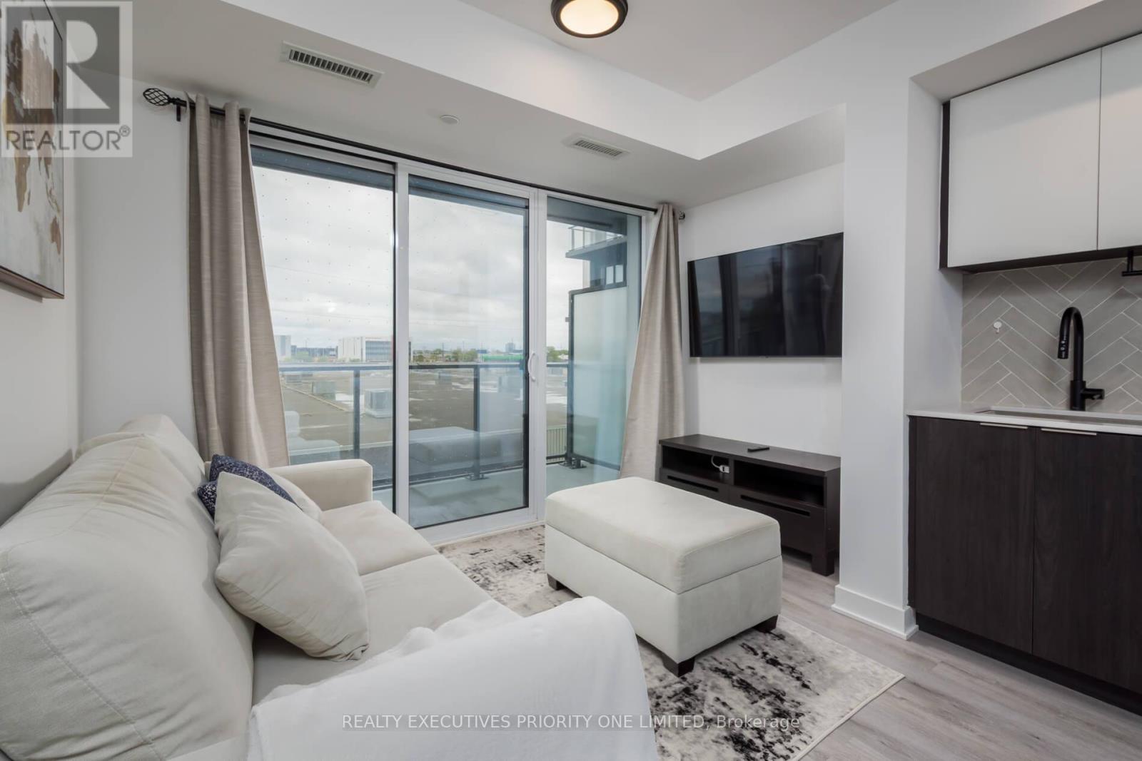 405 - 36 Zorra Street, Toronto, Ontario  M8Z 4Z7 - Photo 7 - W12310790
