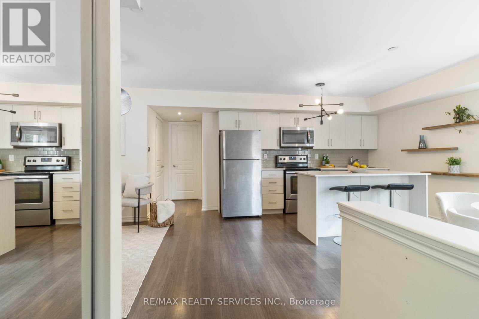 40 - 70 Eastwood Park Gardens, Toronto, Ontario  M8W 0B2 - Photo 10 - W12310845