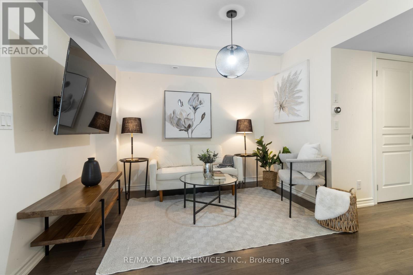 40 - 70 Eastwood Park Gardens, Toronto, Ontario  M8W 0B2 - Photo 11 - W12310845