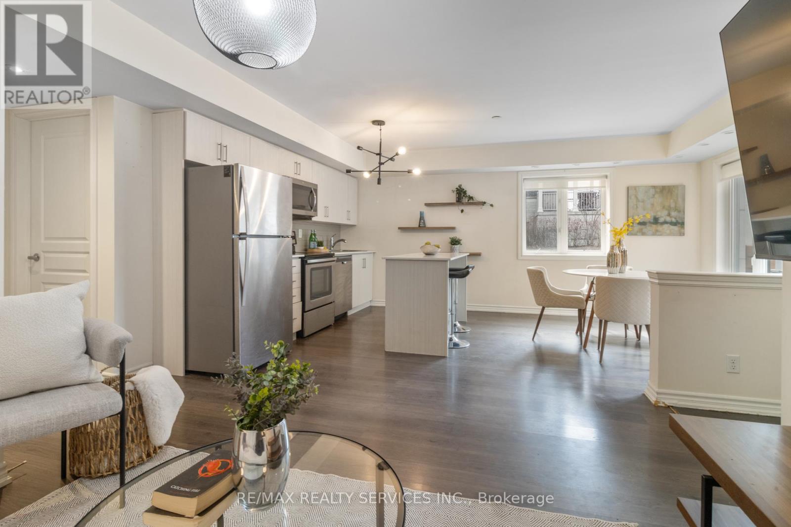 40 - 70 Eastwood Park Gardens, Toronto, Ontario  M8W 0B2 - Photo 15 - W12310845