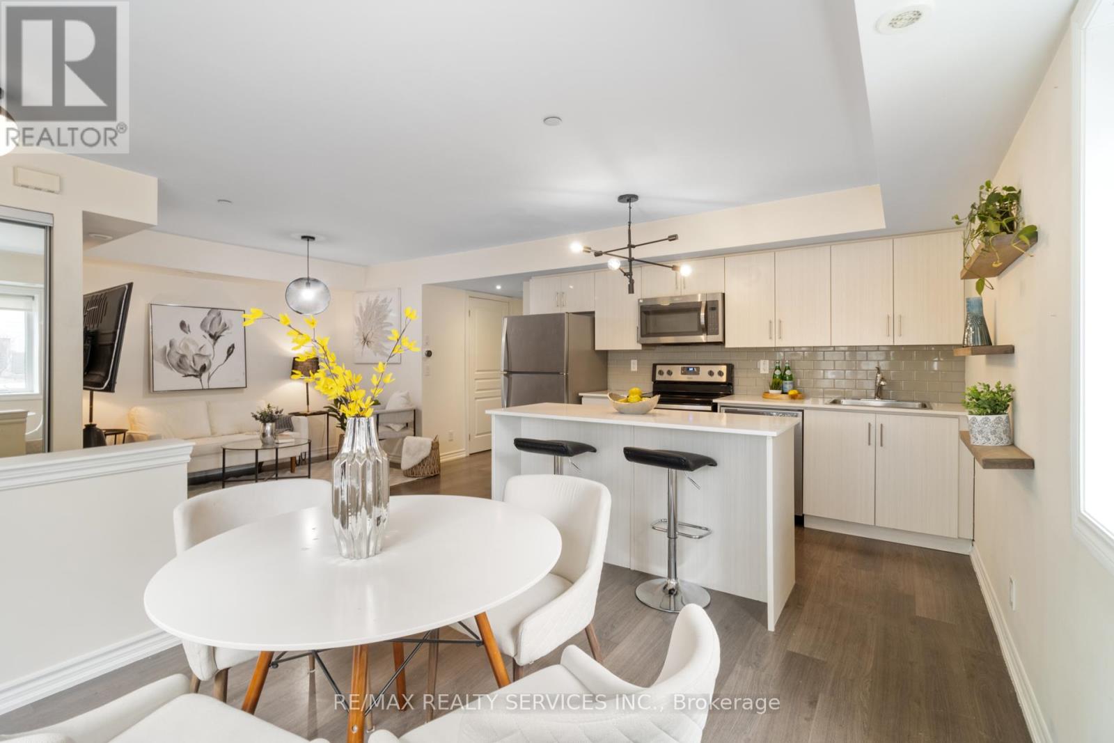 40 - 70 Eastwood Park Gardens, Toronto, Ontario  M8W 0B2 - Photo 19 - W12310845