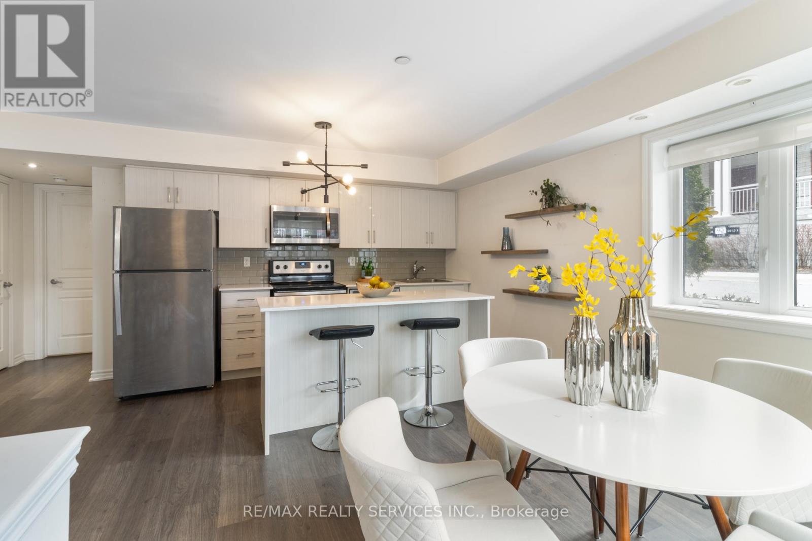 40 - 70 Eastwood Park Gardens, Toronto, Ontario  M8W 0B2 - Photo 20 - W12310845