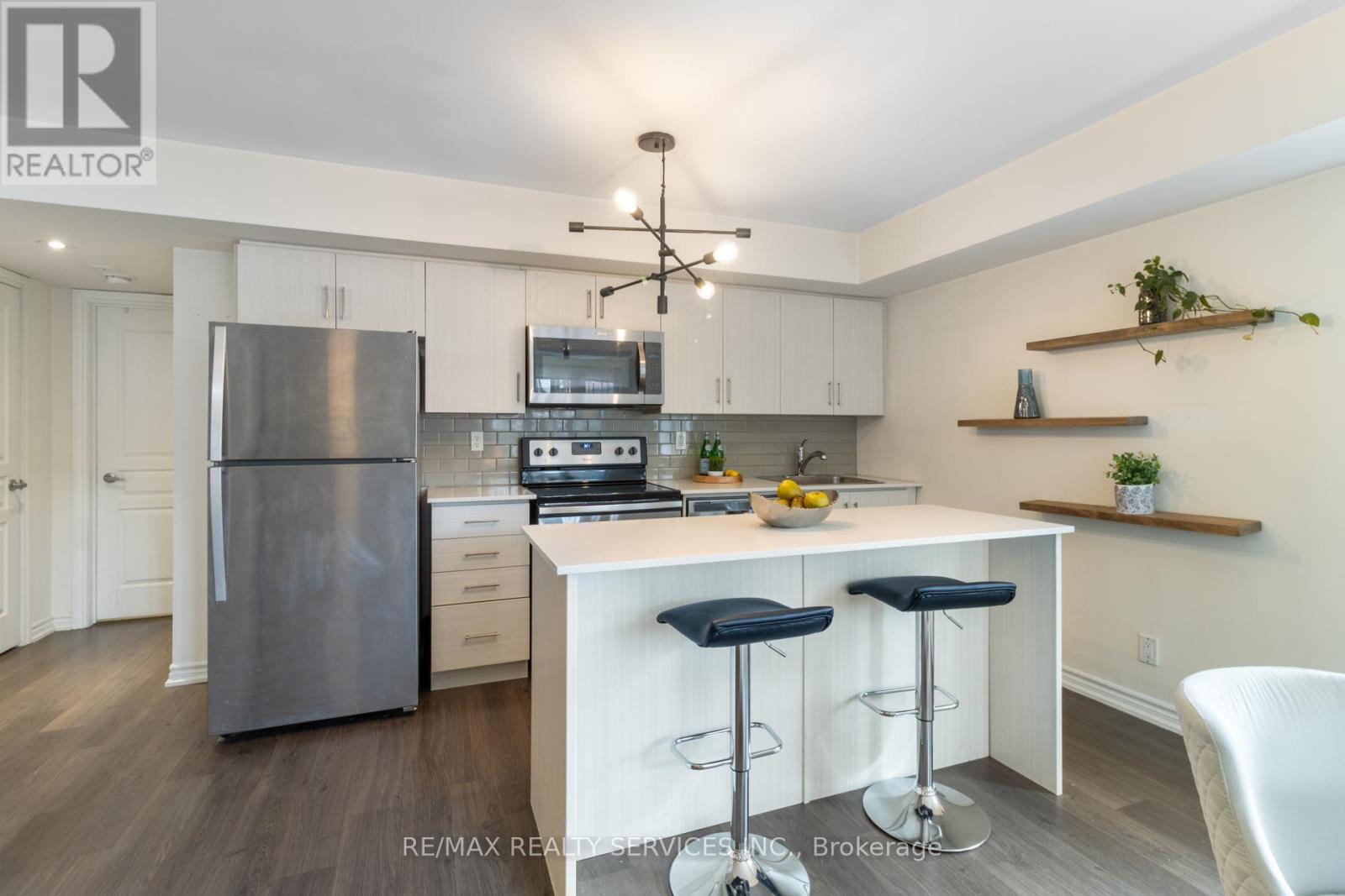 40 - 70 Eastwood Park Gardens, Toronto, Ontario  M8W 0B2 - Photo 21 - W12310845