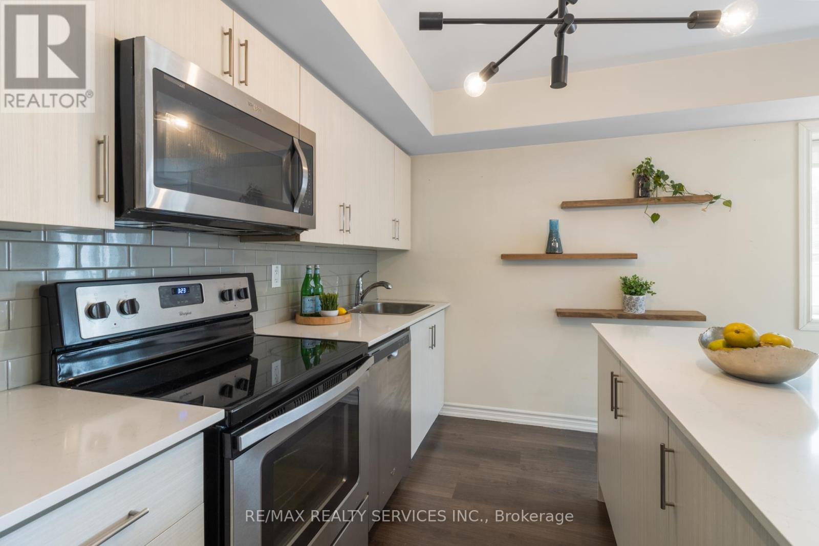 40 - 70 Eastwood Park Gardens, Toronto, Ontario  M8W 0B2 - Photo 23 - W12310845