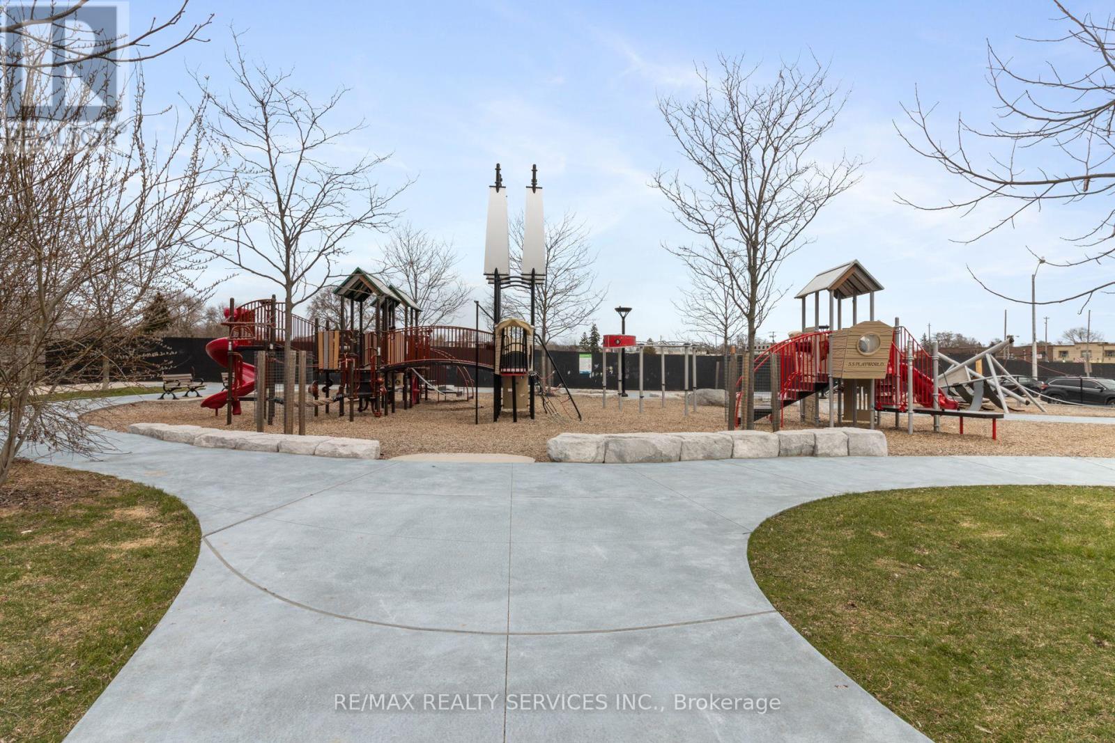 40 - 70 Eastwood Park Gardens, Toronto, Ontario  M8W 0B2 - Photo 30 - W12310845