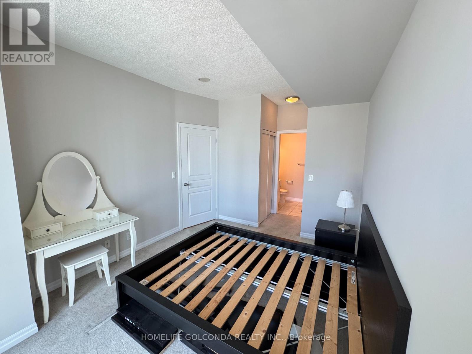 1110 - 3939 Duke Of York Boulevard, Mississauga, Ontario  L5B 4N2 - Photo 10 - W12310853