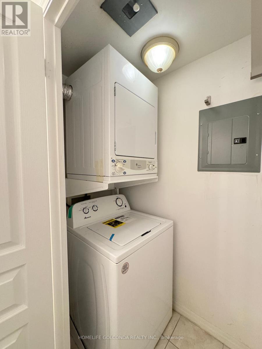 1110 - 3939 Duke Of York Boulevard, Mississauga, Ontario  L5B 4N2 - Photo 12 - W12310853