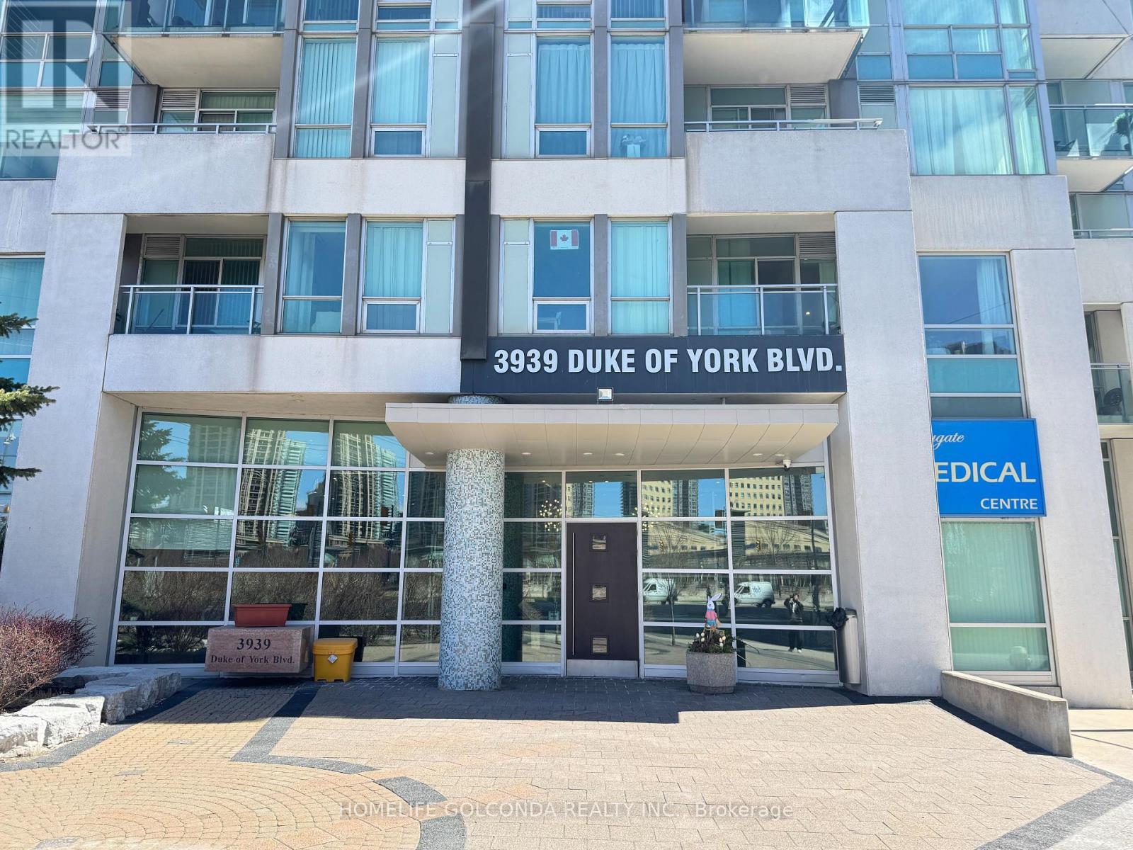 1110 - 3939 Duke Of York Boulevard, Mississauga, Ontario  L5B 4N2 - Photo 2 - W12310853