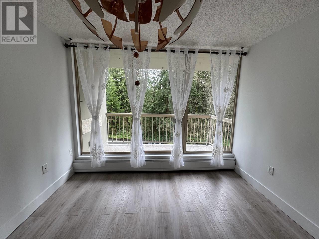 Property at 407 2008 FULLERTON AVENUE image 3