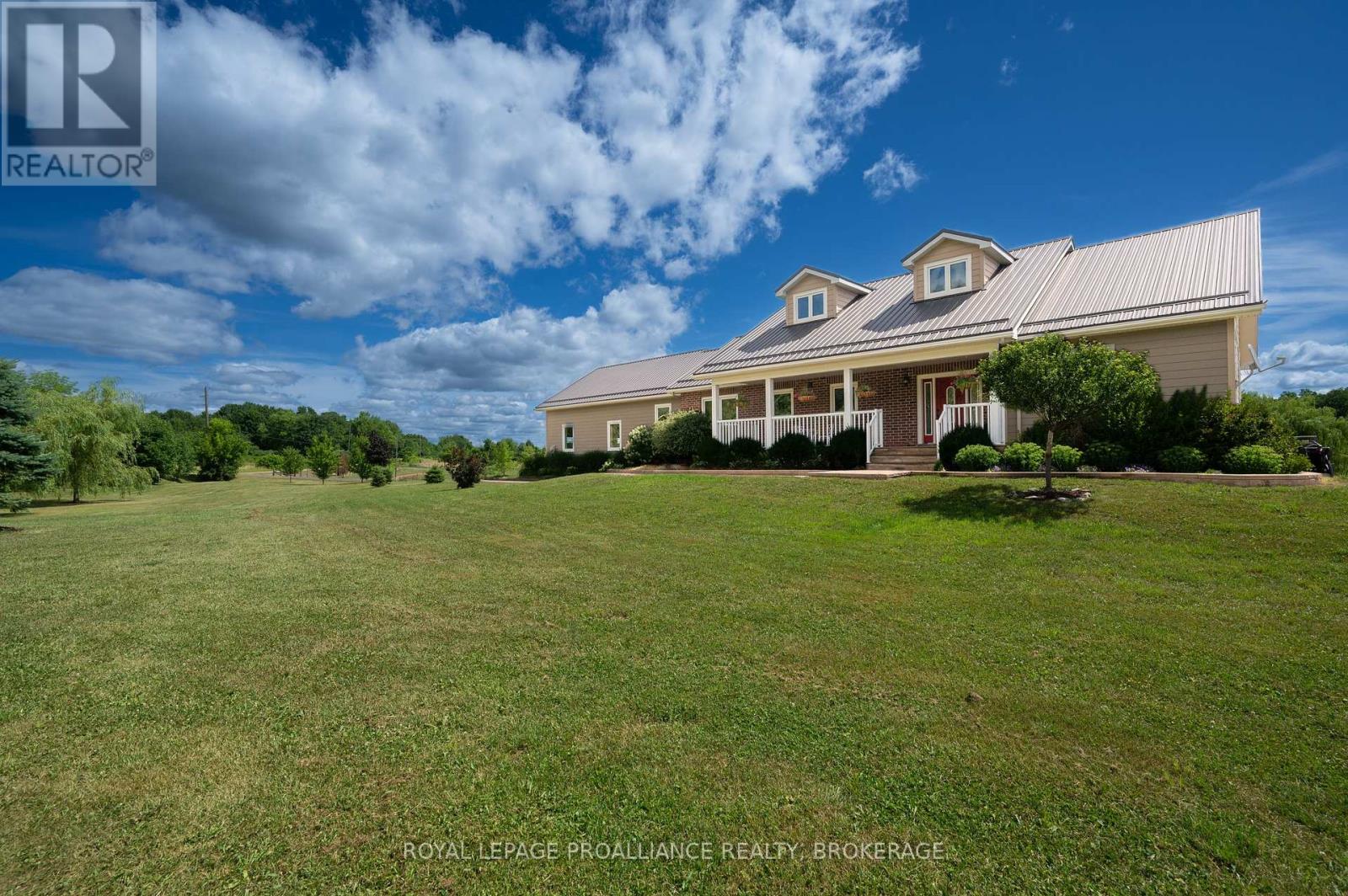 303 Escott Rockport Road, Leeds And The Thousand Islands, Ontario  K0E 1R0 - Photo 2 - X12310945