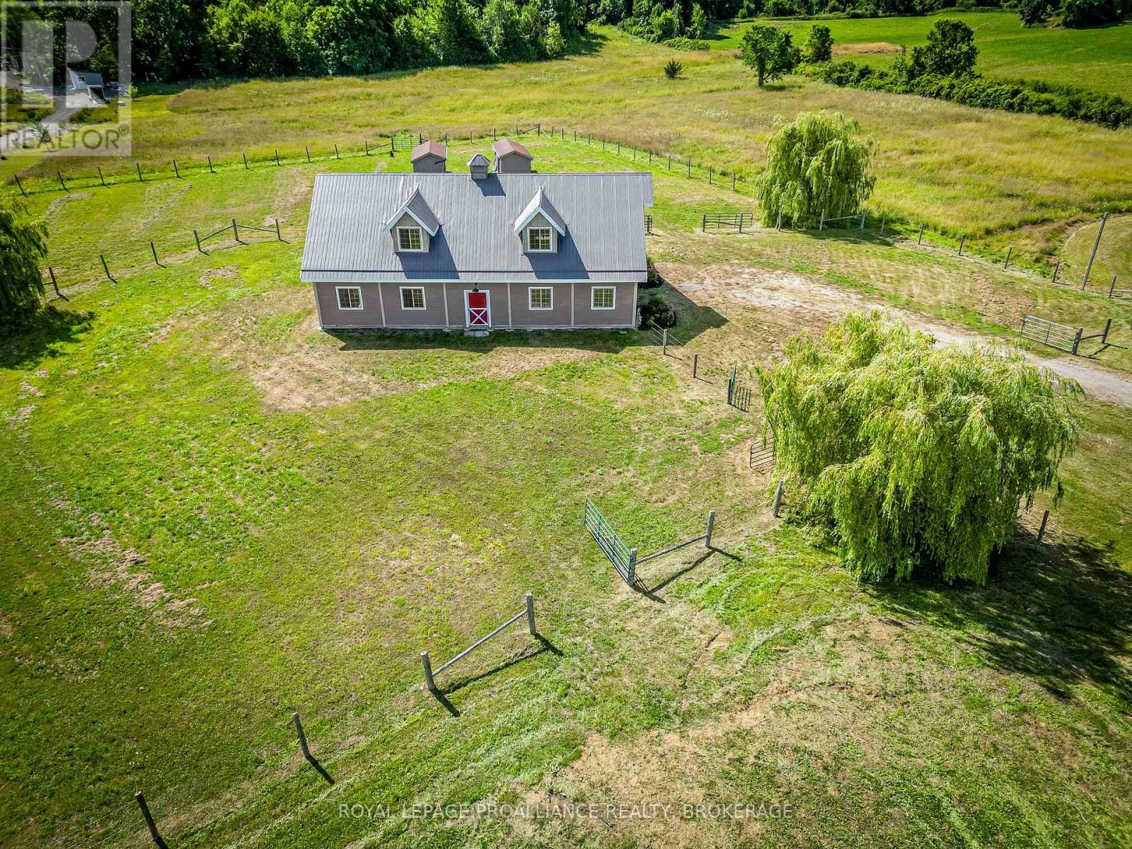 303 Escott Rockport Road, Leeds And The Thousand Islands, Ontario  K0E 1R0 - Photo 40 - X12310945