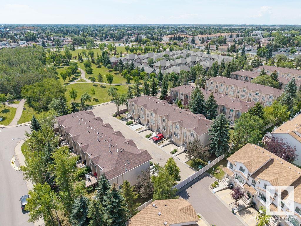 Property at 17624 96 AV NW image 3