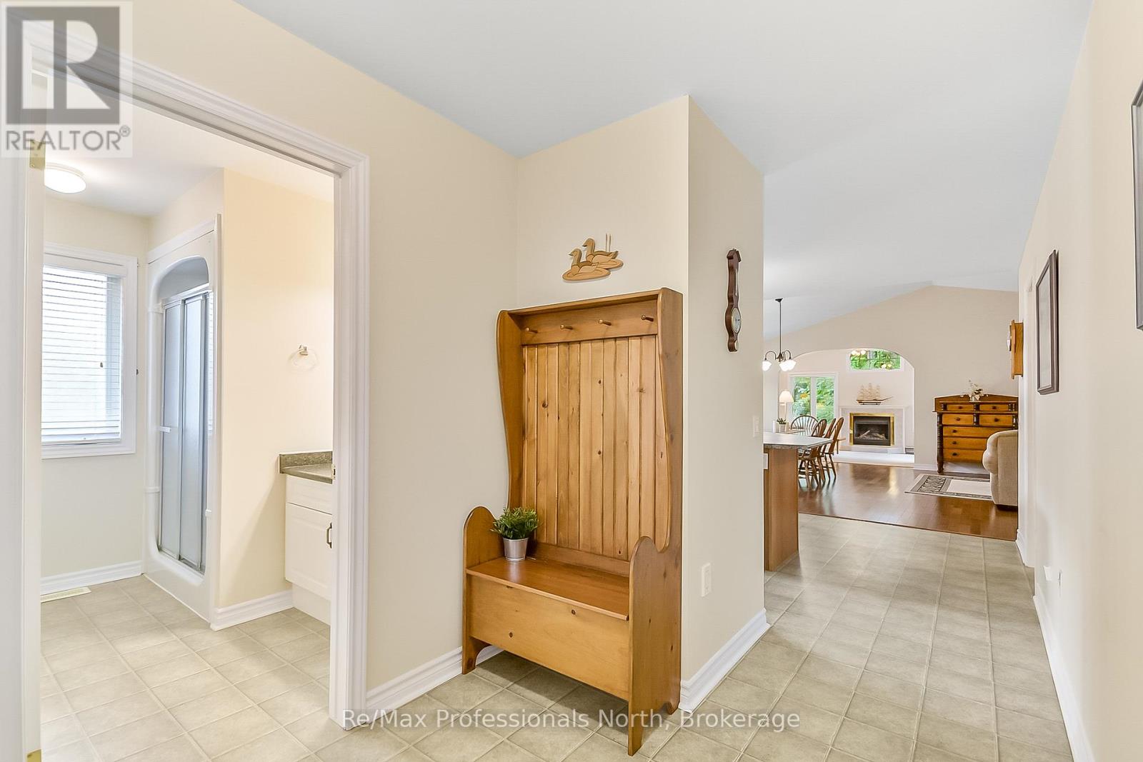 136 Hedgewood Lane, Gravenhurst, Ontario  P1P 1Z4 - Photo 6 - X12261745