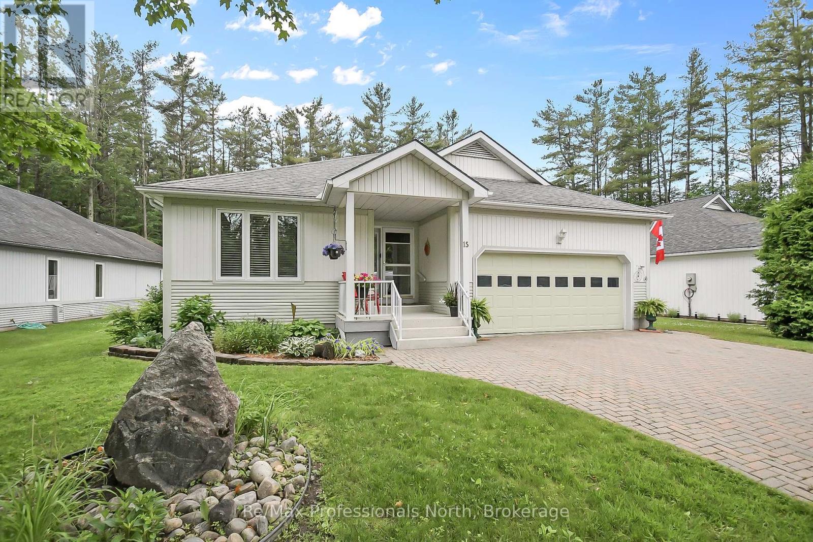 Property at 15 PINERIDGE GATE image 2
