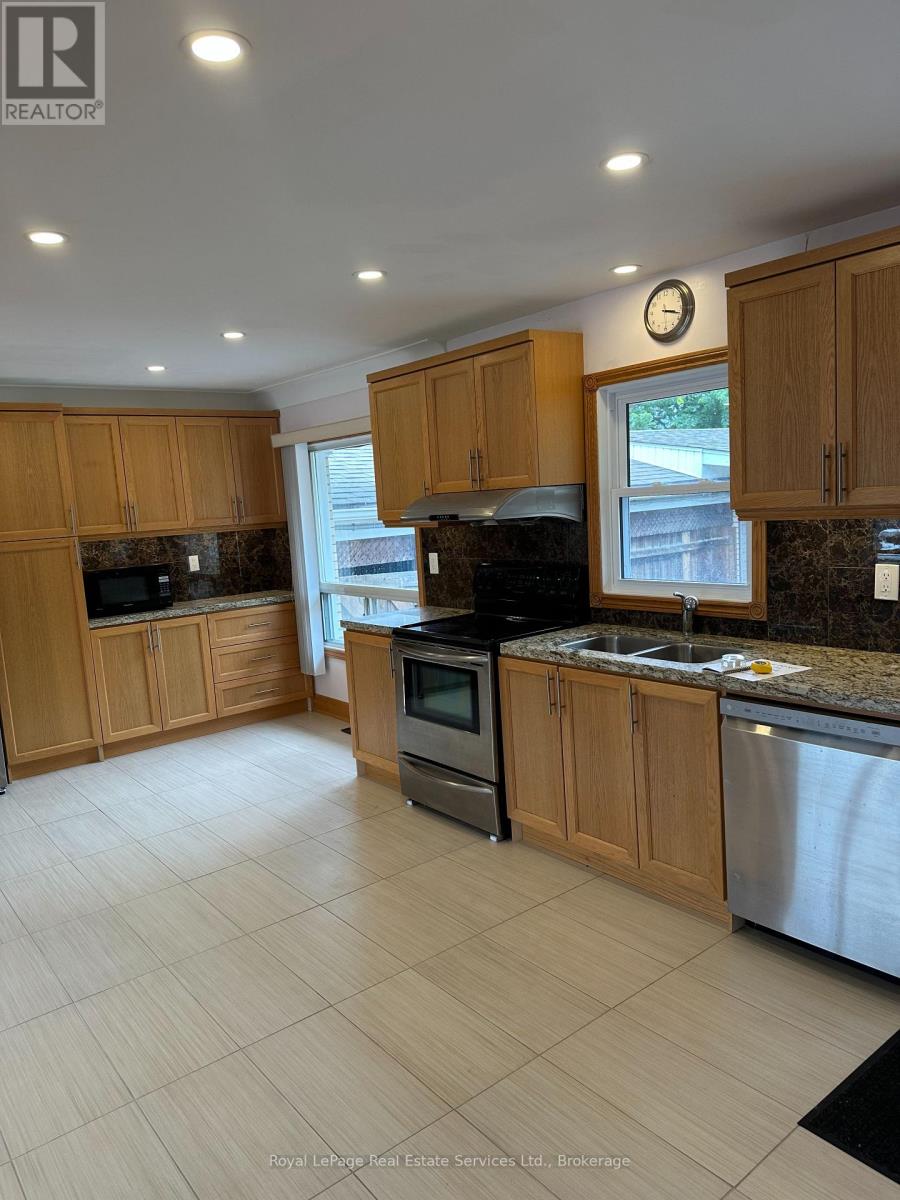 5971 Scott Street, Niagara Falls, Ontario  L2E 3B3 - Photo 7 - X12311048