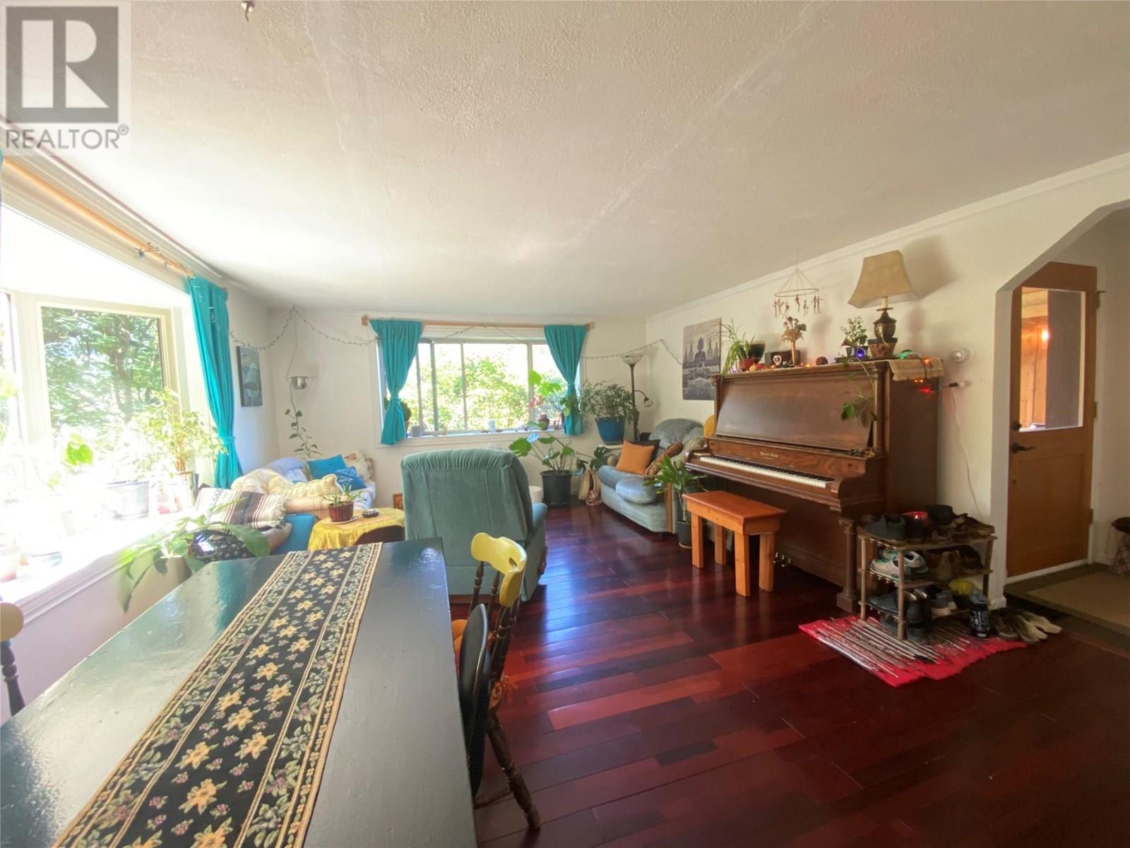 301 Hart Street, Nelson, British Columbia  V1L 5N4 - Photo 10 - 10354205