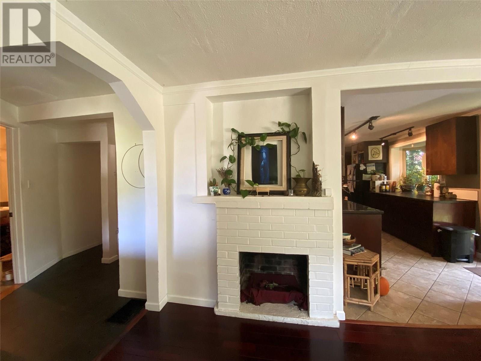 301 Hart Street, Nelson, British Columbia  V1L 5N4 - Photo 11 - 10354205