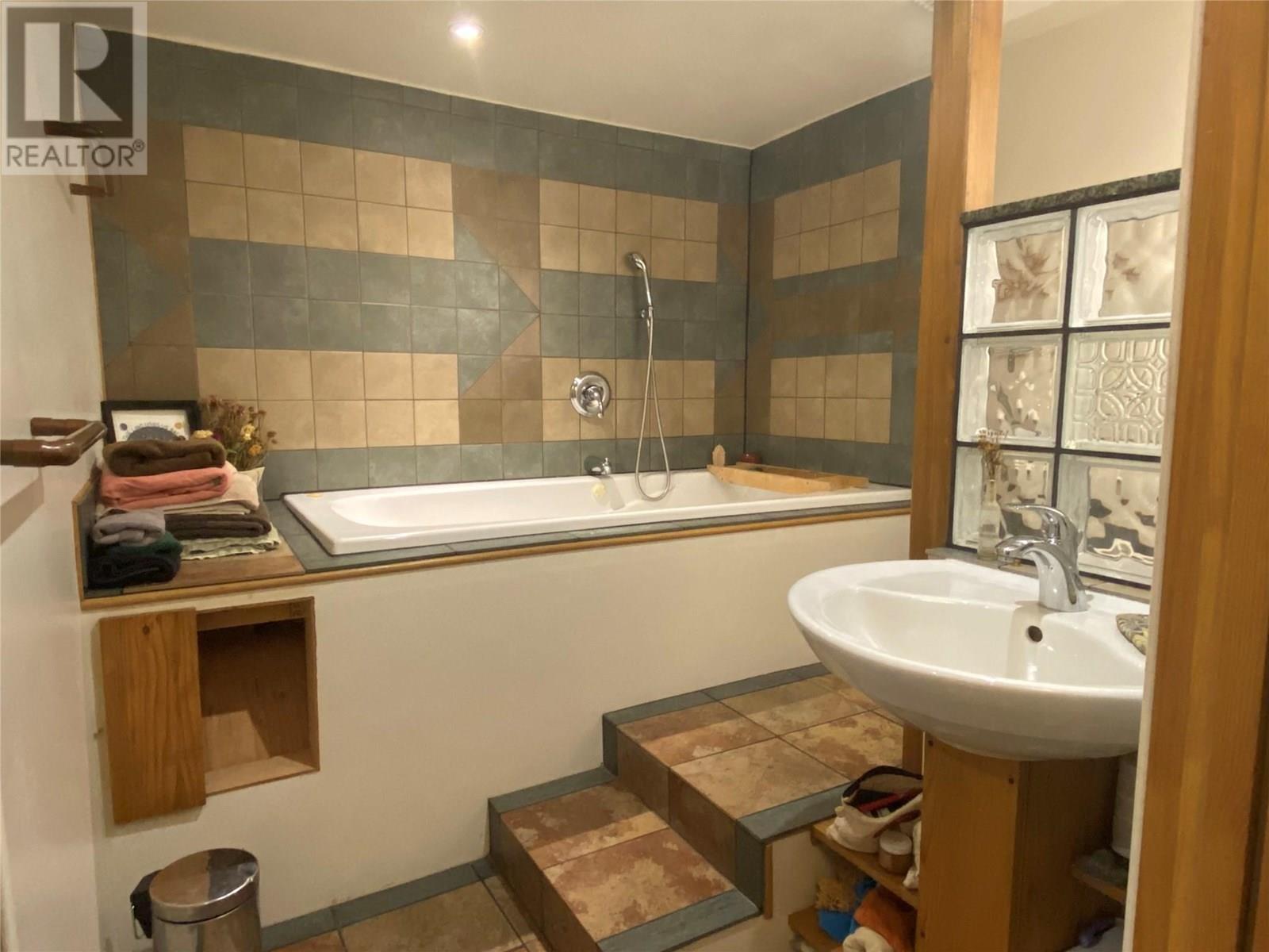 301 Hart Street, Nelson, British Columbia  V1L 5N4 - Photo 26 - 10354205