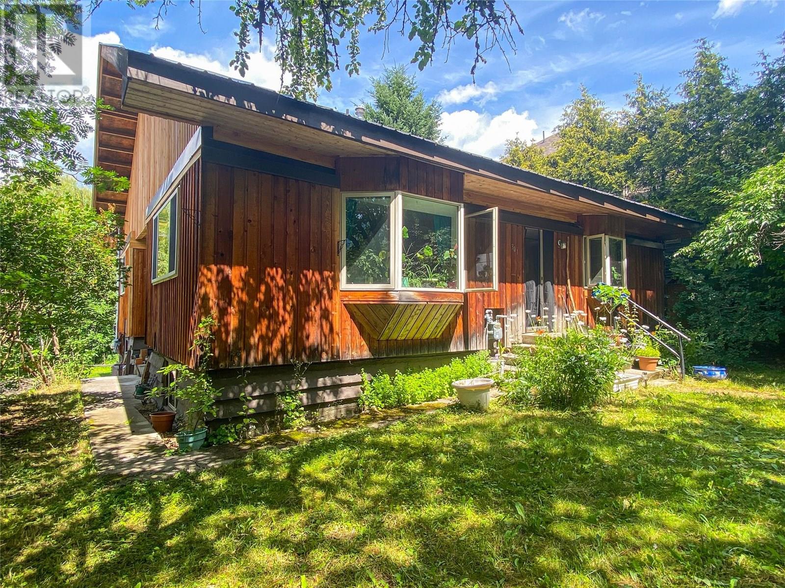 301 Hart Street, Nelson, British Columbia  V1L 5N4 - Photo 3 - 10354205