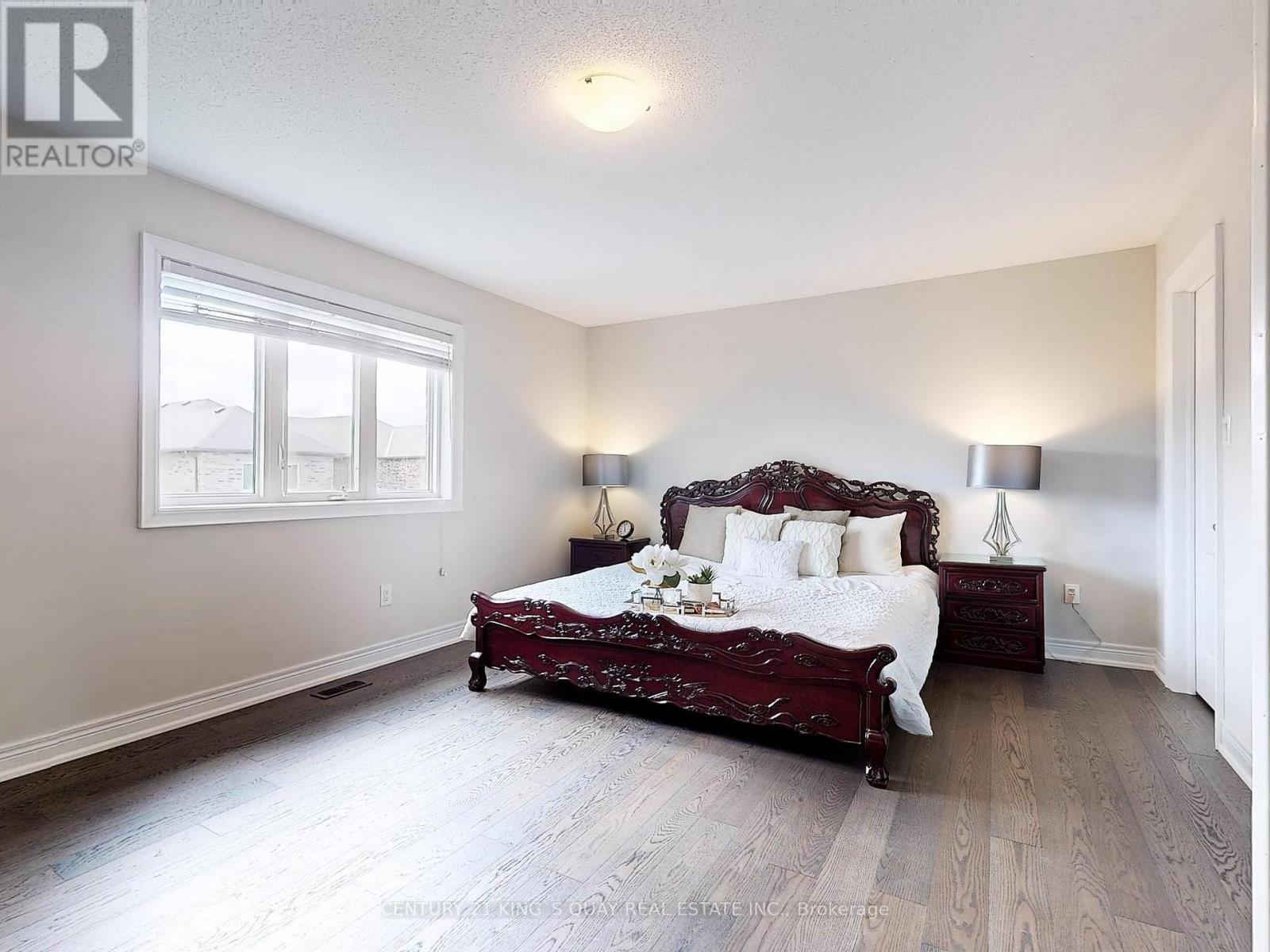16 Naylor Drive, Bradford West Gwillimbury, Ontario  L3Z 0K1 - Photo 23 - N12310891