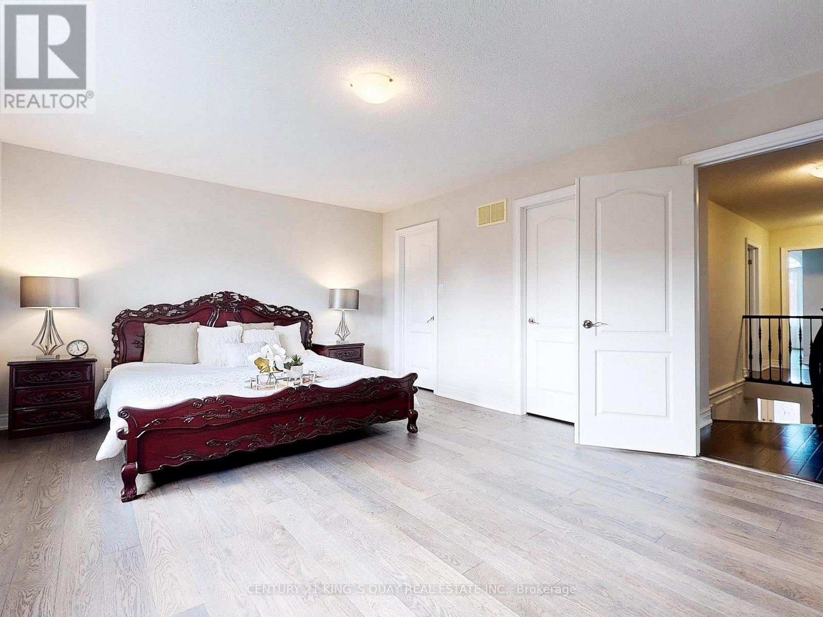 16 Naylor Drive, Bradford West Gwillimbury, Ontario  L3Z 0K1 - Photo 24 - N12310891